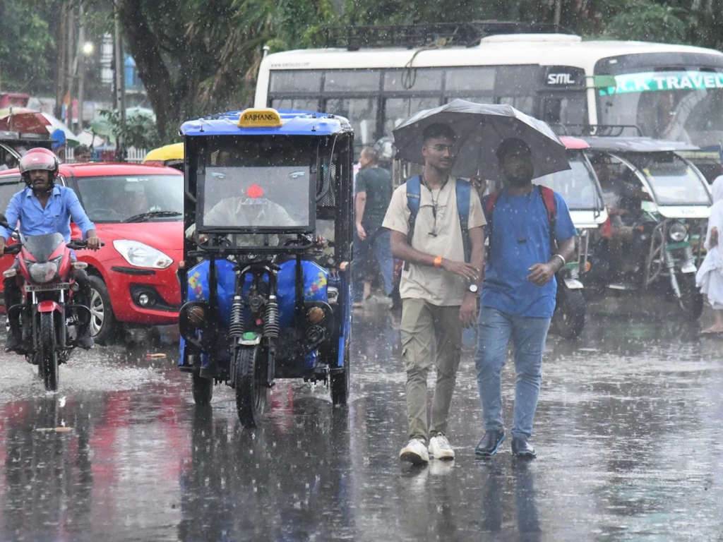 Cold Wave, heavy rain Delhi NCR